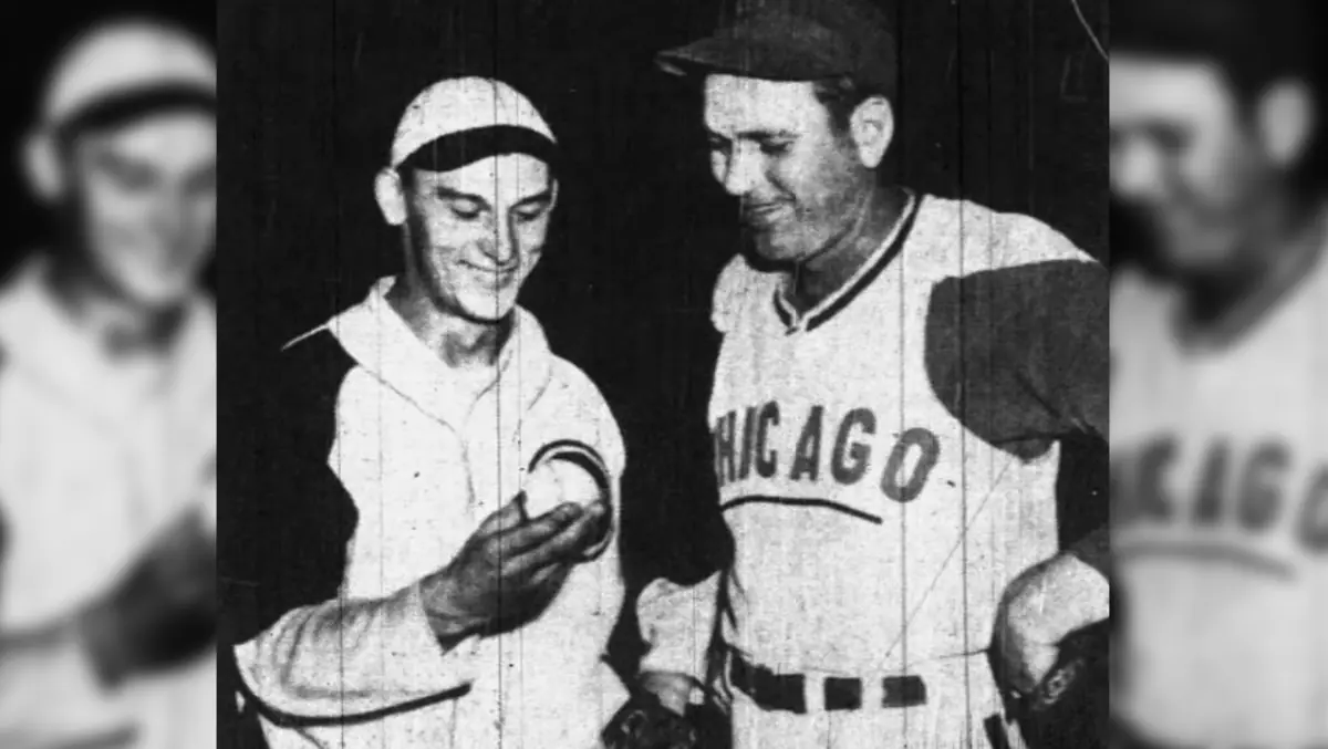 Ed Hanyzewski and Dizzy Dean pose for a photo in South Bend in June 1941.
