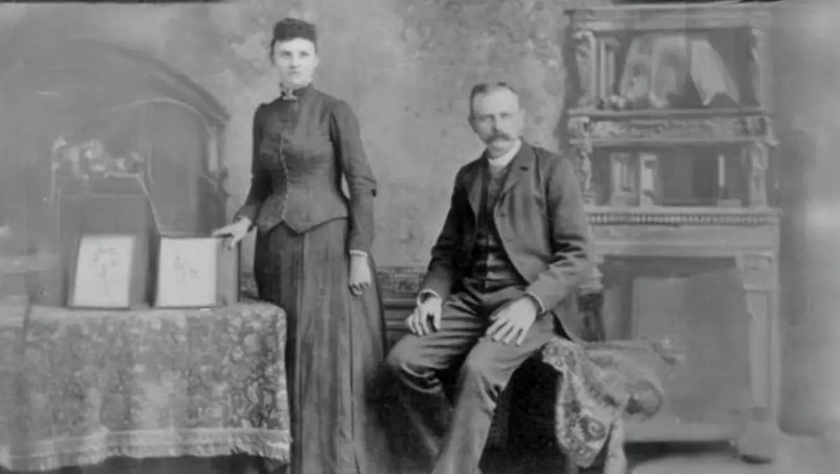 Old photograph of Fred and Emma Helmen.